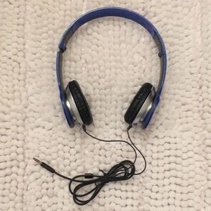 Brand new UCONN headphones